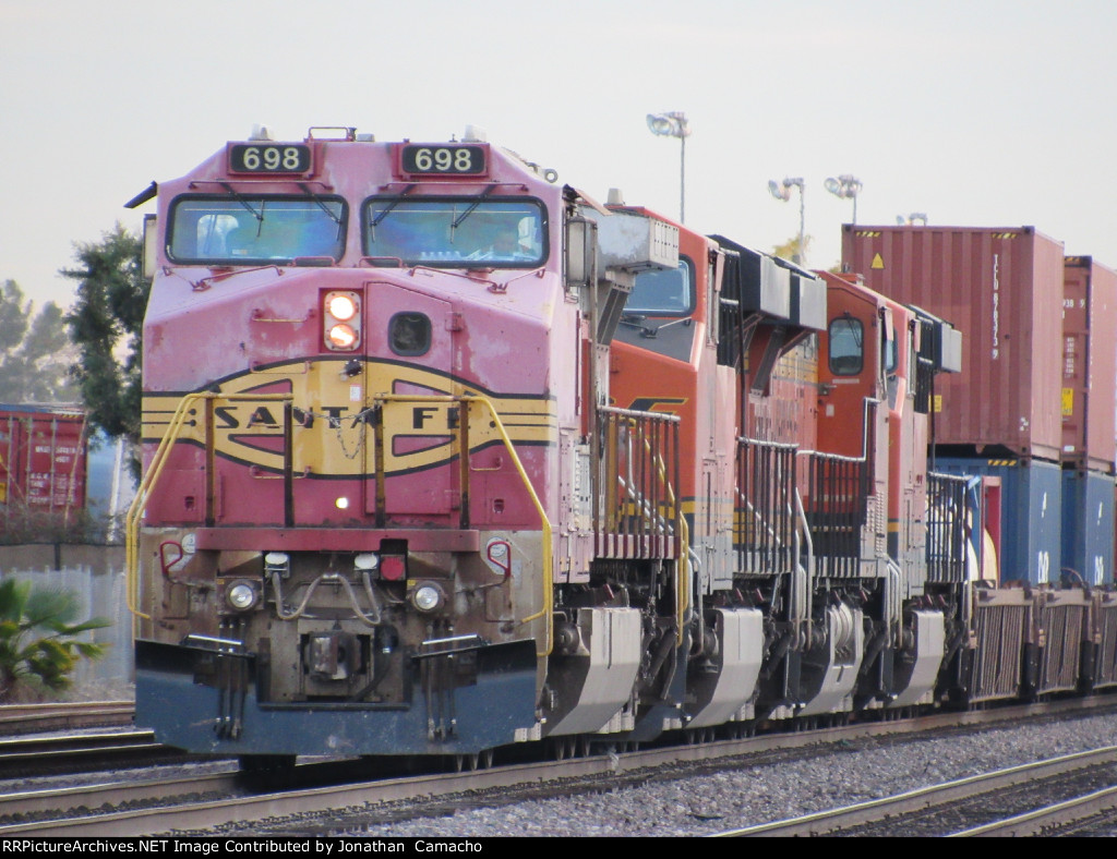 BNSF 698, Santa Fe Lives On, All the Way!